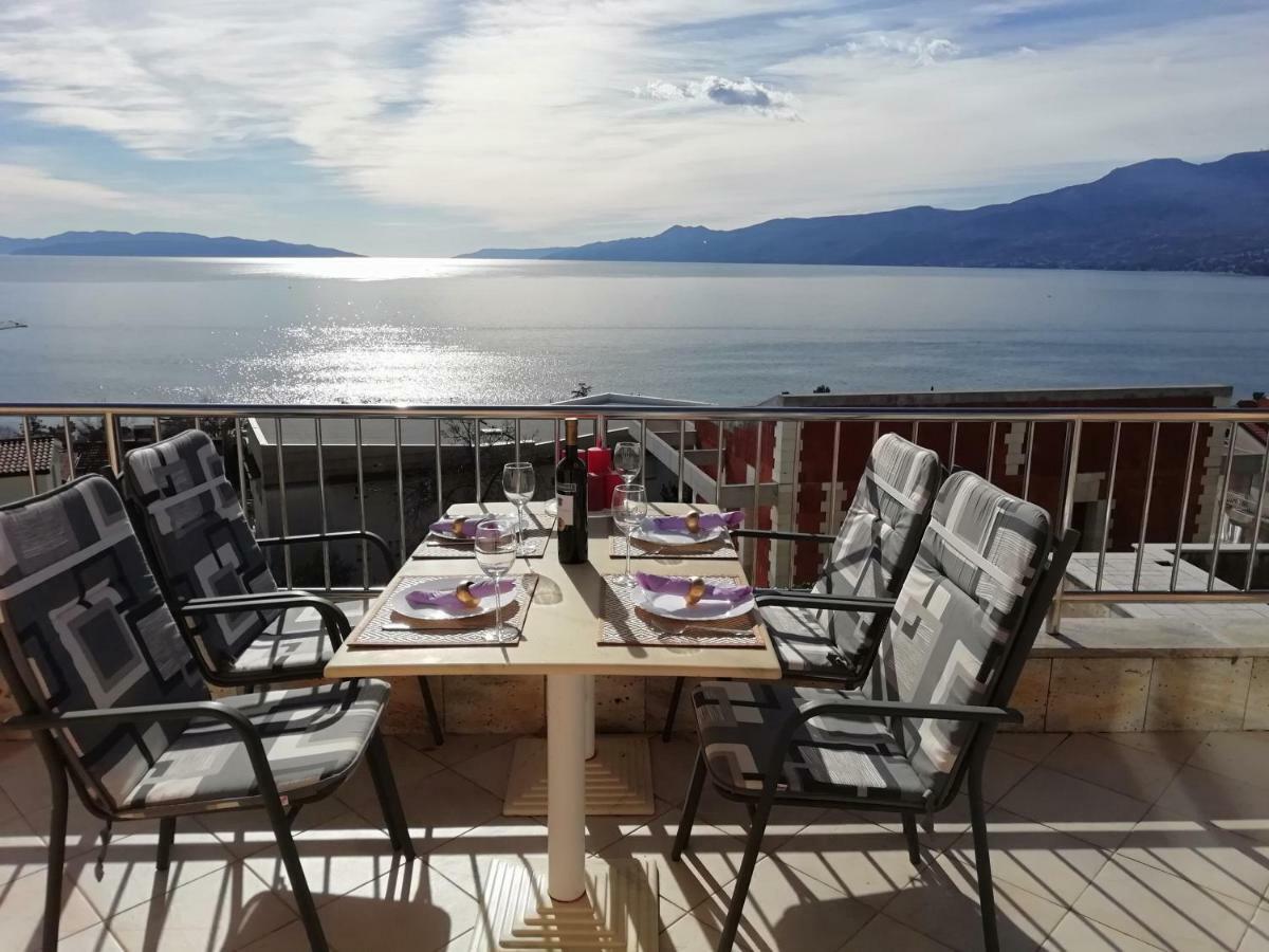 Apartments In Villa Azra Rijeka Exterior photo
